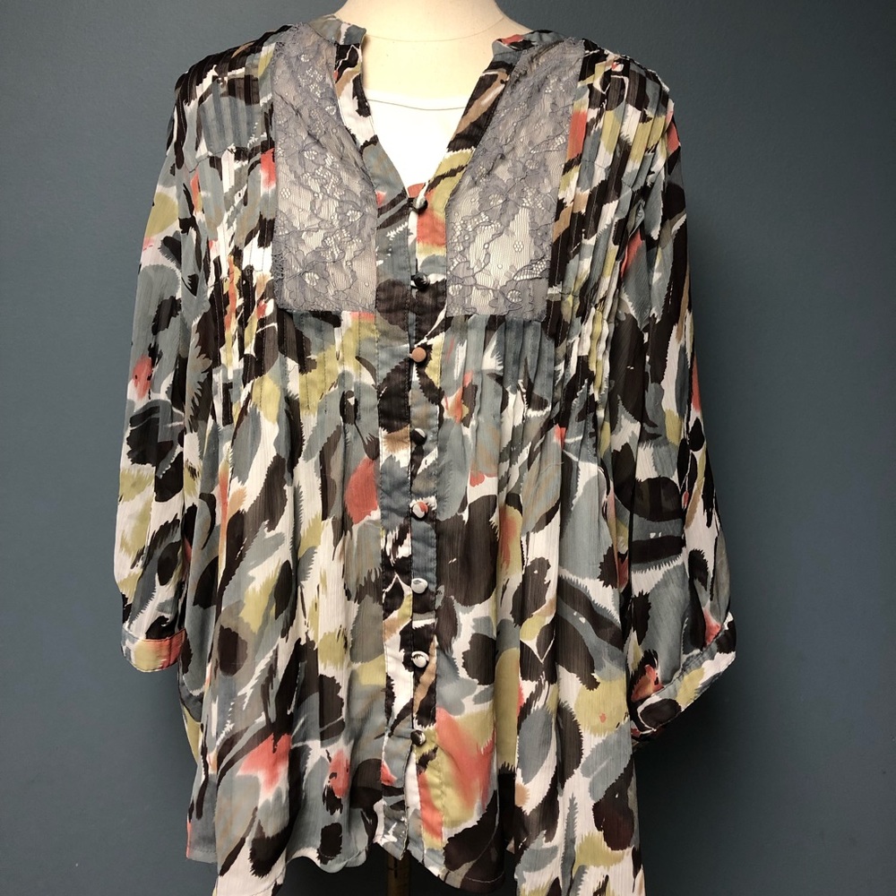 CJ Banks women’s plus 1x sheer lined blouse